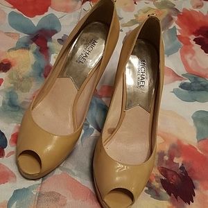 Michael Kors pumps
